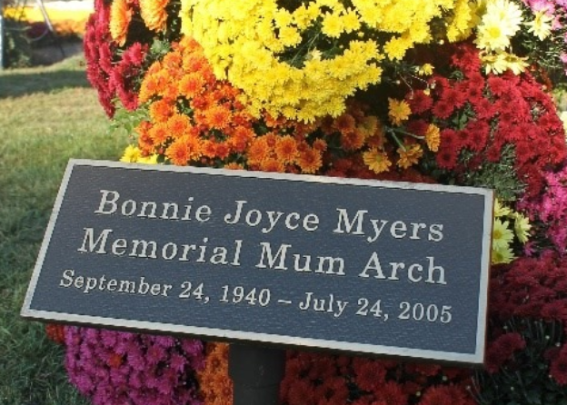 Bonnie Joyce Myers Memorial Mum Fest Arch Fund